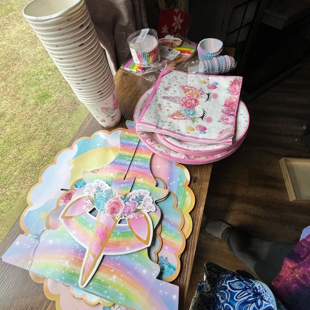 Unicorn Party Supplies Set - Pink and White